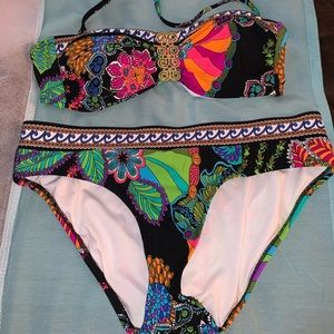 Trina Turk Bathing Suit 🏝🔆💕